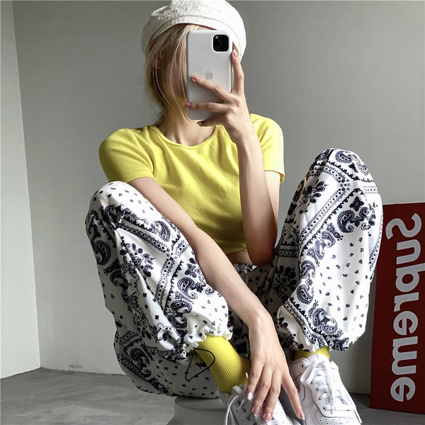 Női aktuális széles, hosszú nadrág, magas derékkal