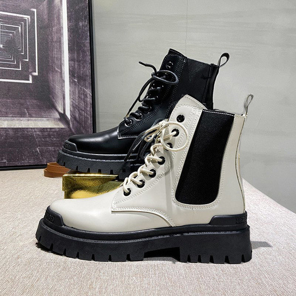 Stílusos női csizma műbőr fűzővel, fehér és fekete színben