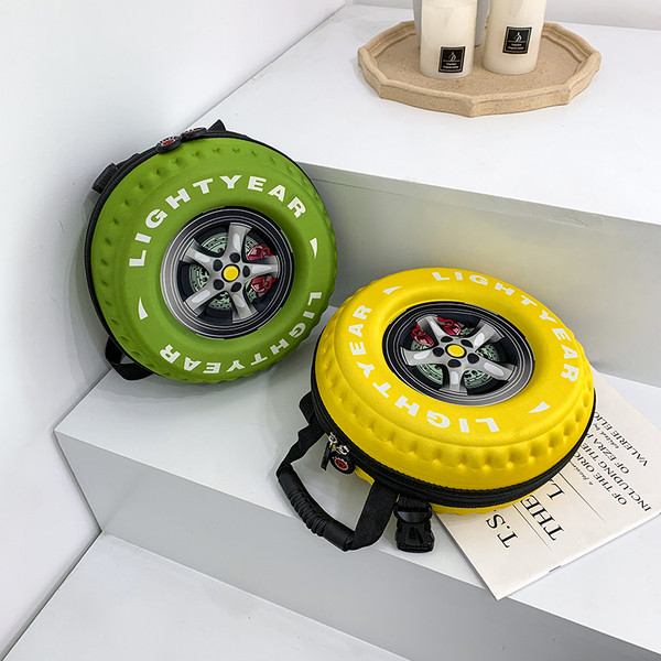 Hétköznapi gyerek hátizsák fiúknak kerek formában