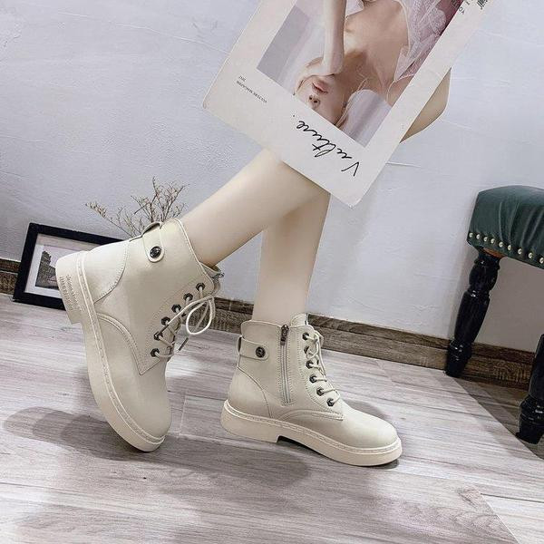 Jelenlegi női csizma lapos talppal - két modell