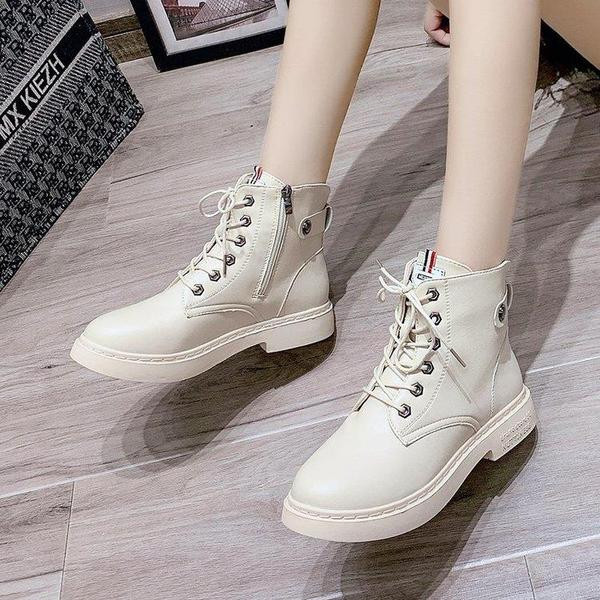 Jelenlegi női csizma lapos talppal - két modell