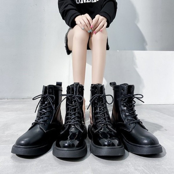 Stílusos női lakkcsizma