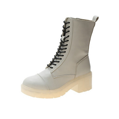 Modern női csizma magas talppal