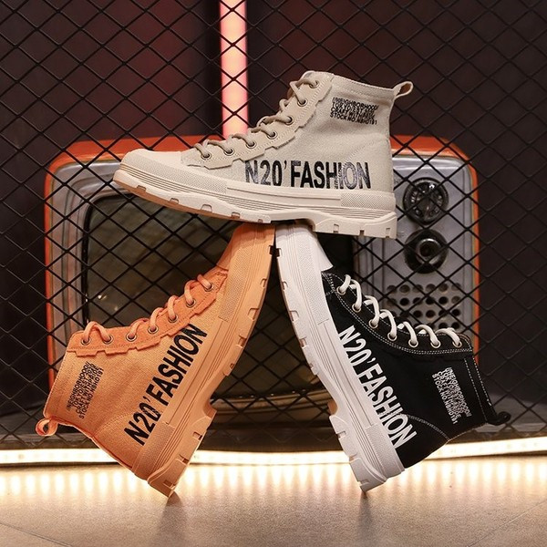 Naiste vabaaja saapad kirjaga