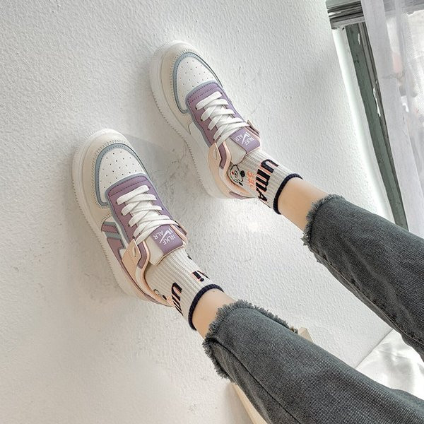 Alkalmi női tornacipő fűzővel, lapos talppal több színben