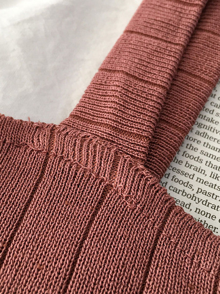 Napi rövid női akasztófelső vékony pánttal