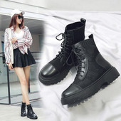 Nahast võrguga naiste saapad