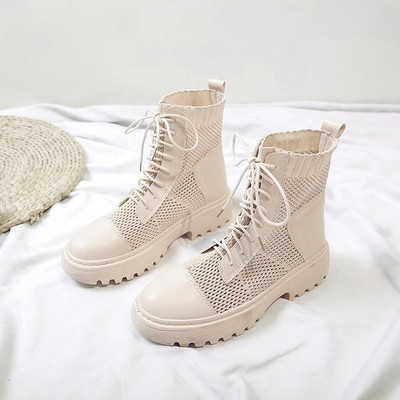 Nahast võrguga naiste saapad