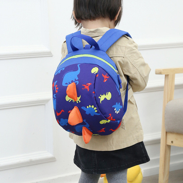 Hétköznapi gyerek hátizsák 3D elemekkel, alkalmas fiúknak és lányoknak