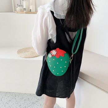 Модерна детска чанта с дълга дръжка във формата на ягода