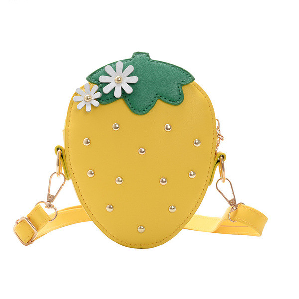 Modern gyermektáska hosszú füllel, eper alakú