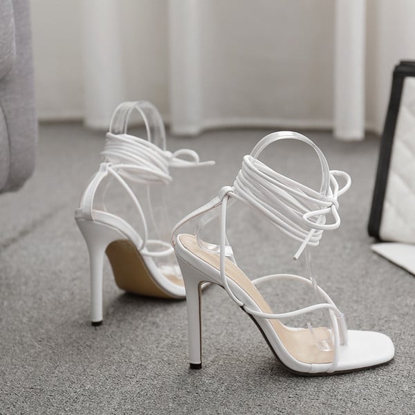 Modern női magas sarkú cipő fűzős