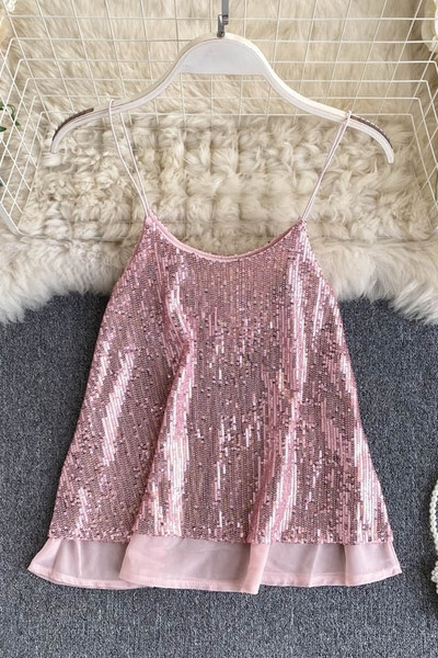 Modern női felső vékony pántokkal és flitterekkel