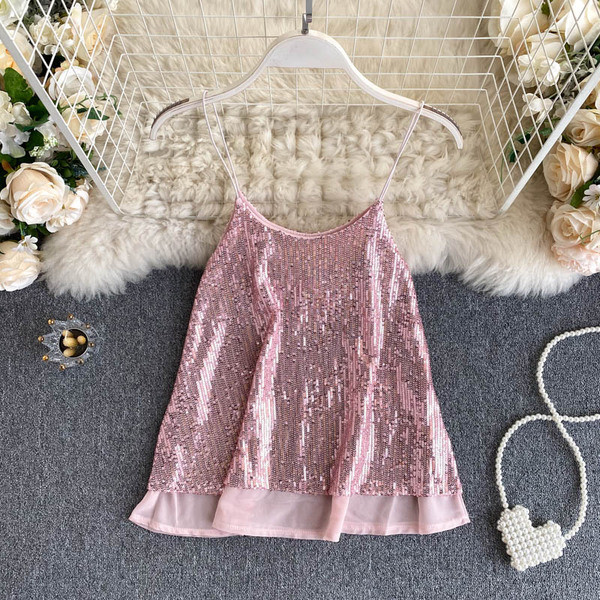 Modern női felső vékony pántokkal és flitterekkel