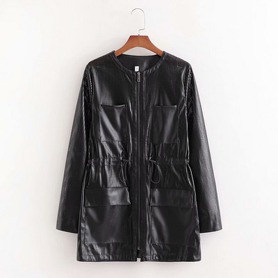 Hosszú bőrkabát zsebekkel és fűzőkkel