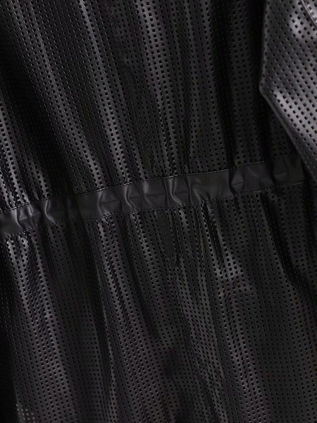 Hosszú bőrkabát zsebekkel és fűzőkkel