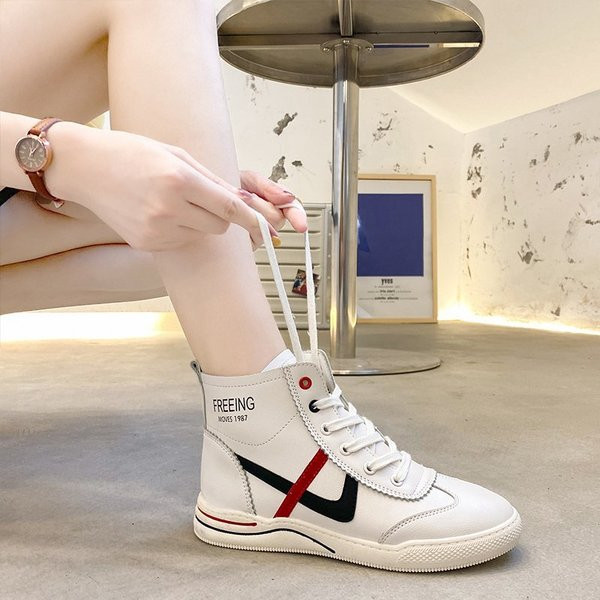 Νέο μοντέλο γυναικεία αθλητικά παπούτσια από έκο δέρμα με κορδόνια 