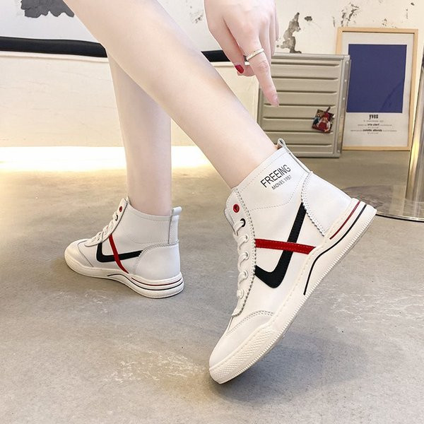 Νέο μοντέλο γυναικεία αθλητικά παπούτσια από έκο δέρμα με κορδόνια 