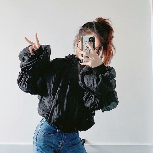 Rövid, hétköznapi kabát ujjkötővel