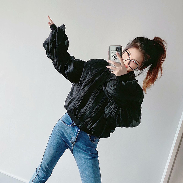 Rövid, hétköznapi kabát ujjkötővel