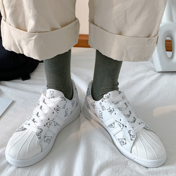 Uus mudel aplikatsiooni ja paeltega naiste sporttossud