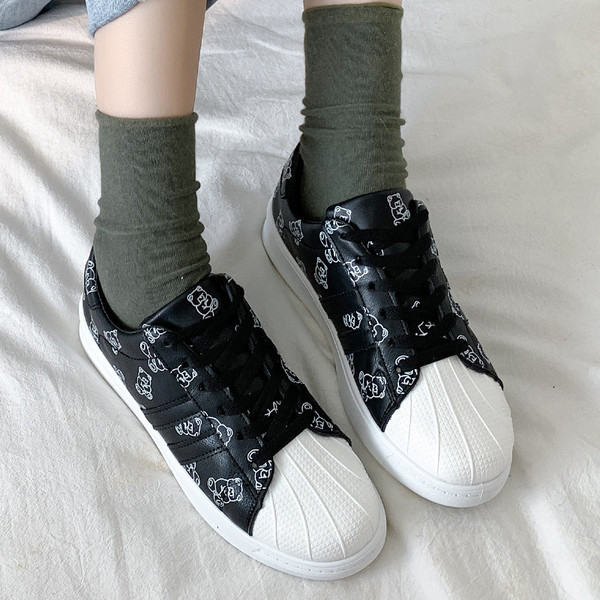 Uus mudel aplikatsiooni ja paeltega naiste sporttossud