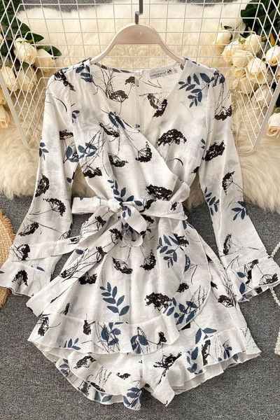 Virágmintás, V-nyakú rövid női jumpsuit