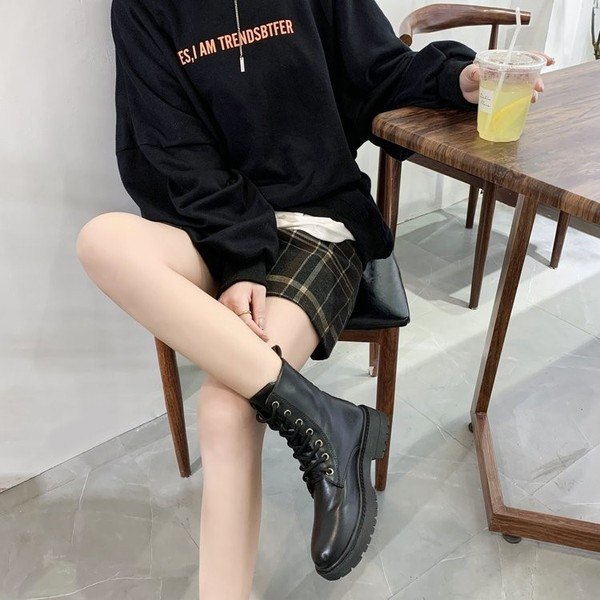 Naiste moodsad mustad ökonahast saapad