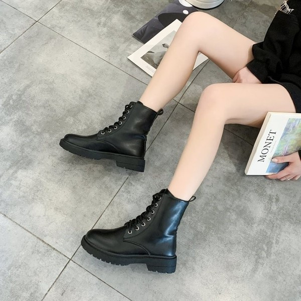 Naiste moodsad mustad ökonahast saapad