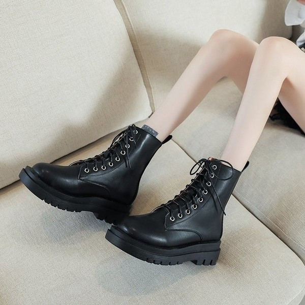 Öko bőrből készült modern női csizma - klasszikus modell