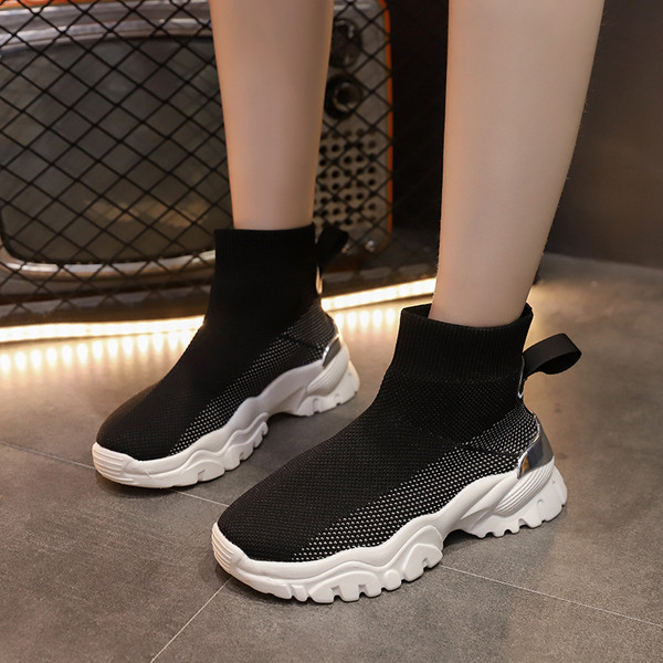 Μοντέρνα γυναικεία αθλητικά παπούτσια με τραχιά σόλα - υψηλό μοντέλο