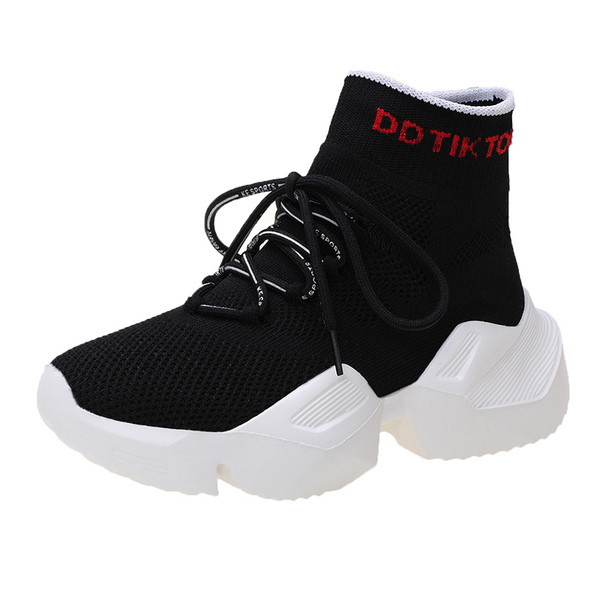 Alkalmi női tornacipő fűzővel és durva talppal