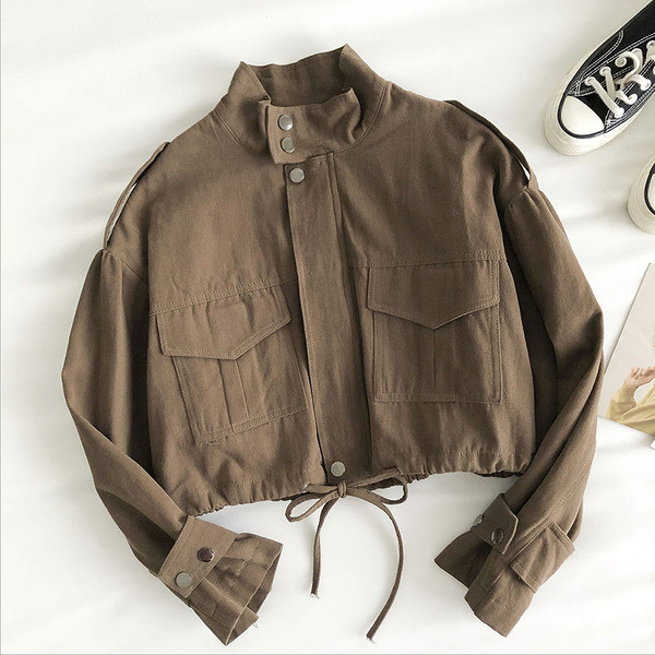 Női alkalmi kabát zsebbel és nyakkendővel több színben