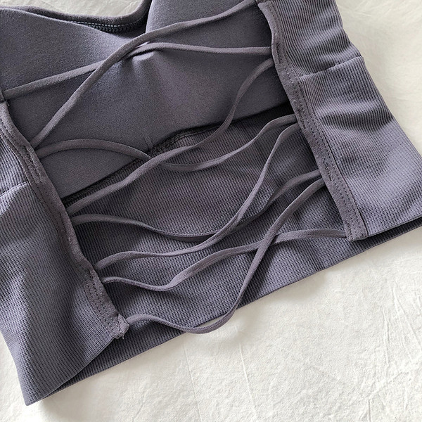 Γυναικείο αμάνικο με λεπτούς ιμάντες και γυμνή πλάτη