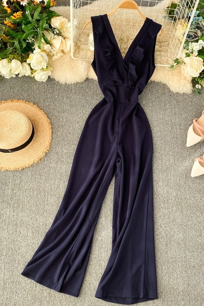 Hosszú női jumpsuit V-nyakkal és fürtökkel