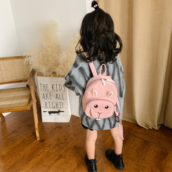 Laste seljakott esitasku ja 3D kaunistusega