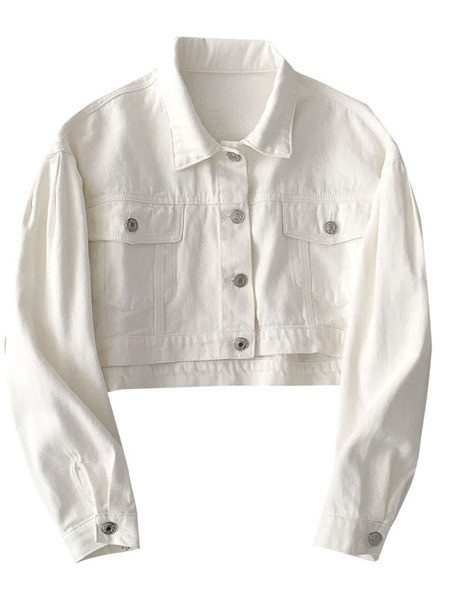 Női rövid kabát gombokkal és zsebekkel