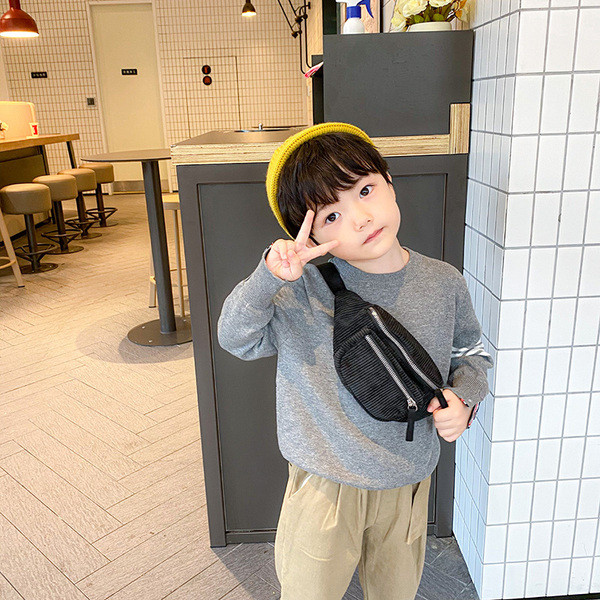 Μοντέρνα παιδική τσάντα ώμου με δύο τσέπες