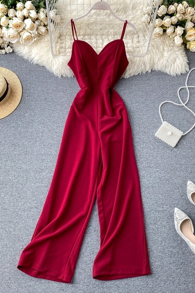 Μακρύ μοντέρνα γυναικεία ολόσωμη φόρμα με λεπτά λουράκια