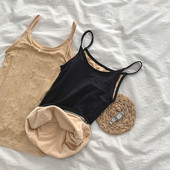 Lezser női felső kerek nyakkivágással és vékony pántokkal