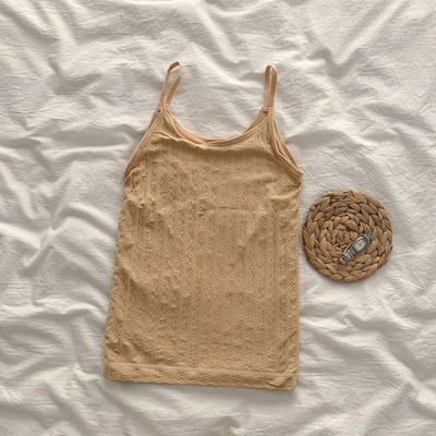 Lezser női felső kerek nyakkivágással és vékony pántokkal