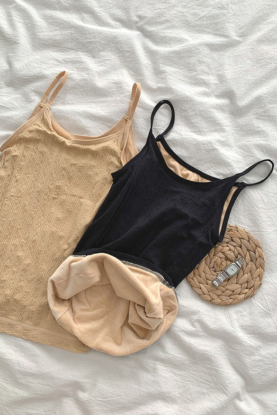 Lezser női felső kerek nyakkivágással és vékony pántokkal