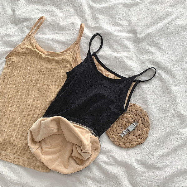 Lezser női felső kerek nyakkivágással és vékony pántokkal