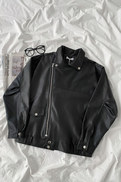 Γυναικείο έκο δερμάτινο μπουφάν με φερμουάρ και κουμπιά