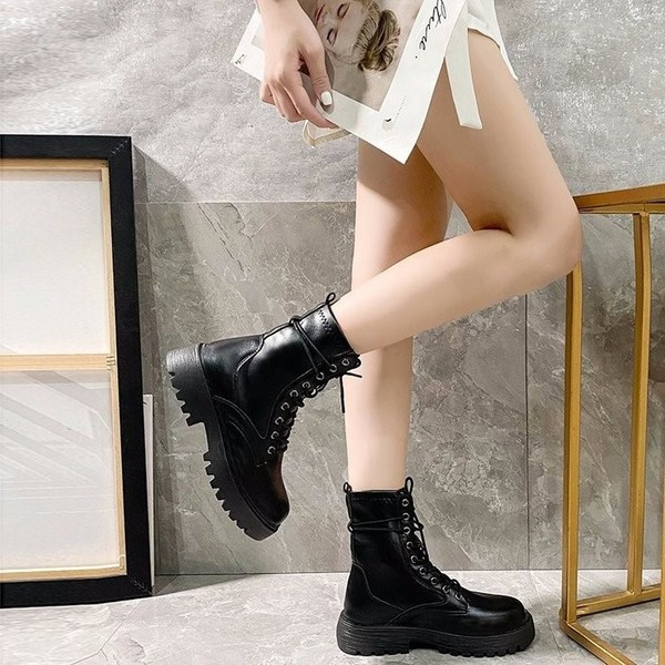 Női felső csizma, magas talppal