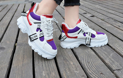 Πολύχρωμα γυναικεία αθλητικά παπούτσια - με τραχιά σόλα και κορδόνια