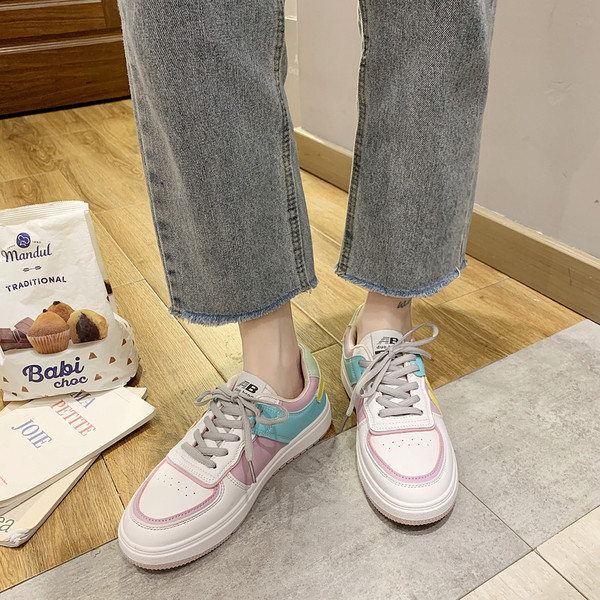 Νέο μοντέλο γυναικεία αθλητικά παπούτσια από έκο δέρμα με κορδόνια