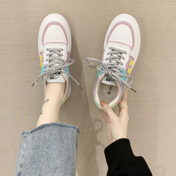 Νέο μοντέλο γυναικεία αθλητικά παπούτσια από έκο δέρμα με κορδόνια