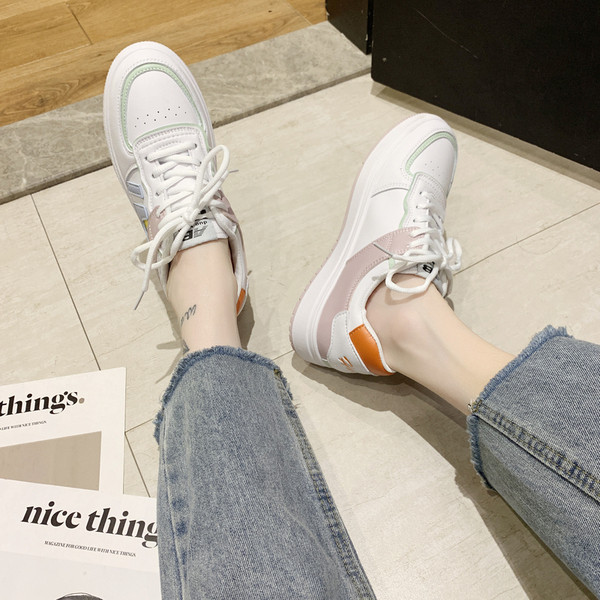 Νέο μοντέλο γυναικεία αθλητικά παπούτσια από έκο δέρμα με κορδόνια