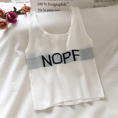 Póló ovális nyakkivágással és hímzéssel